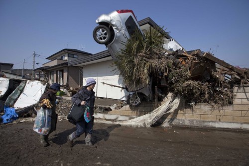 Car embedded in a house in Japan
